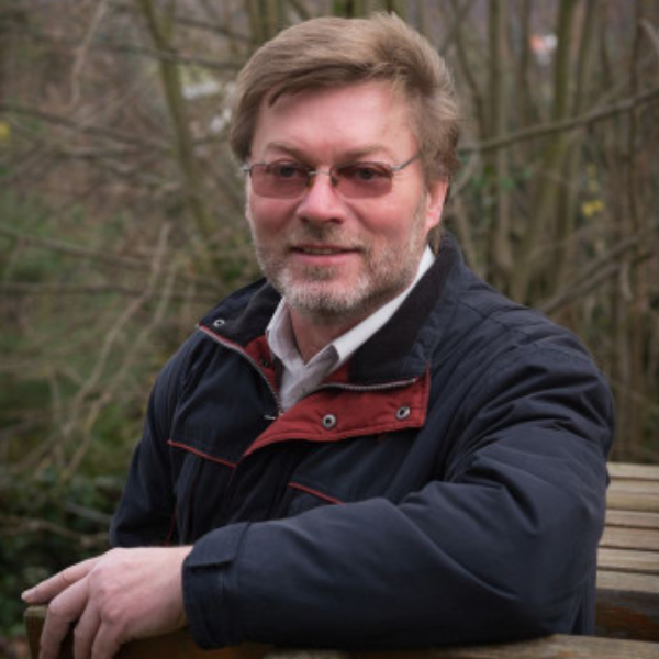  Arno Hartmann